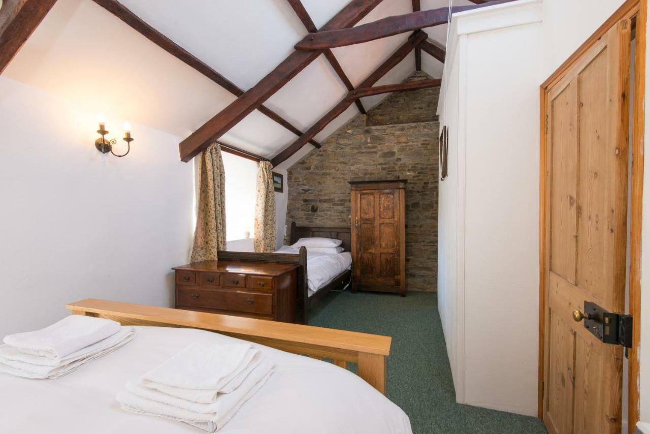 Hallagather Farmhouse Crackington Haven Exterior foto